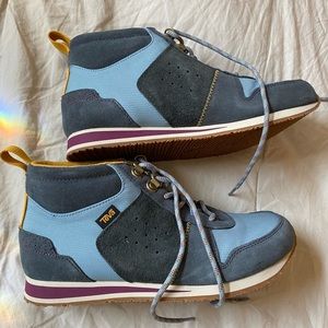 NWOT colorful suede Teva high tops